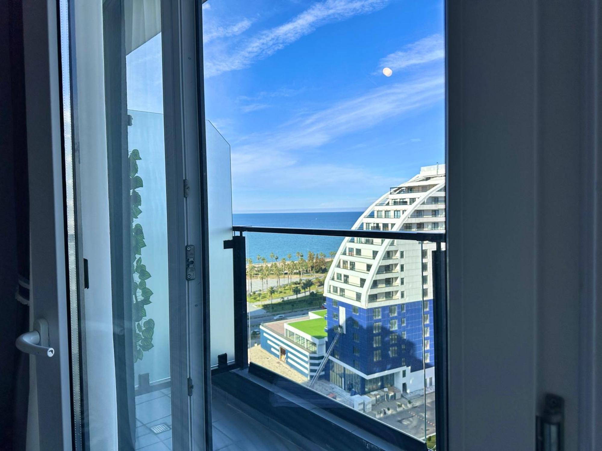 Batumi Boulevard Resort Δωμάτιο φωτογραφία